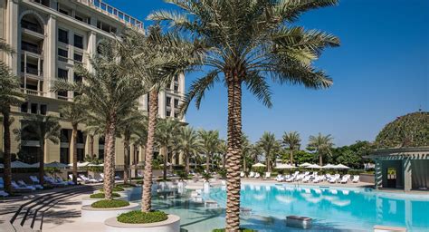 versace palazzo dubai hotel price